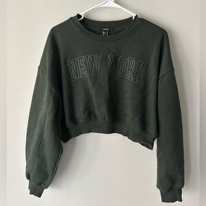 Forever 21 Forest Green New York Cropped Sweatshirt